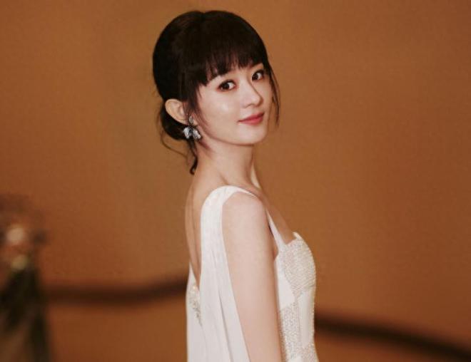 新评选的四大扛剧“女王”出现了，迪丽热巴竟没入选，竞争太激烈__新评选的四大扛剧“女王”出现了，迪丽热巴竟没入选，竞争太激烈