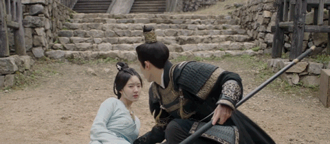 官方出手了！吴磊床照事件再升级，何猷君被曝出轨，赵露思被牵连_官方出手了！吴磊床照事件再升级，何猷君被曝出轨，赵露思被牵连_