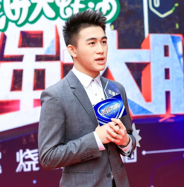 官方出手了！吴磊床照事件再升级，何猷君被曝出轨，赵露思被牵连_官方出手了！吴磊床照事件再升级，何猷君被曝出轨，赵露思被牵连_