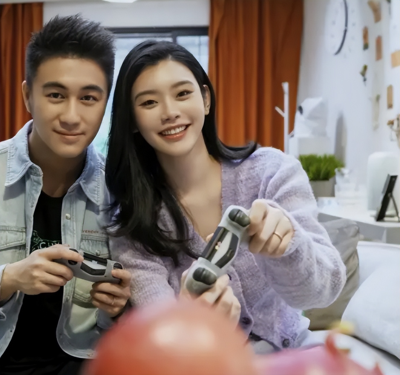 官方出手了！吴磊床照事件再升级，何猷君被曝出轨，赵露思被牵连__官方出手了！吴磊床照事件再升级，何猷君被曝出轨，赵露思被牵连