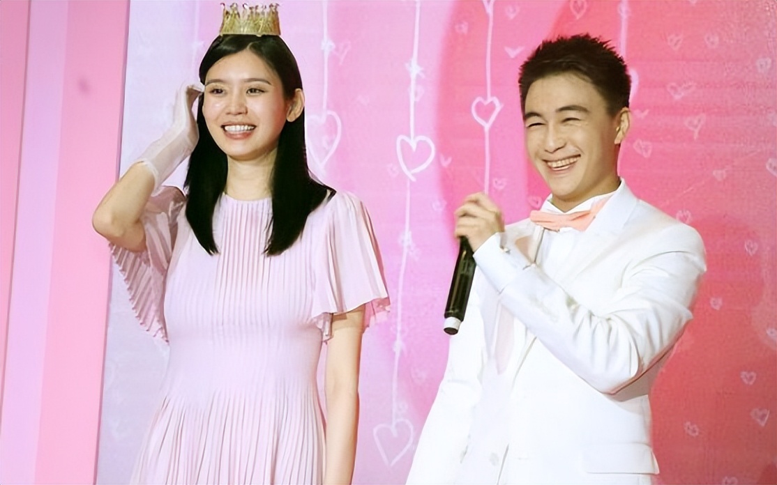 _官方出手了！吴磊床照事件再升级，何猷君被曝出轨，赵露思被牵连_官方出手了！吴磊床照事件再升级，何猷君被曝出轨，赵露思被牵连