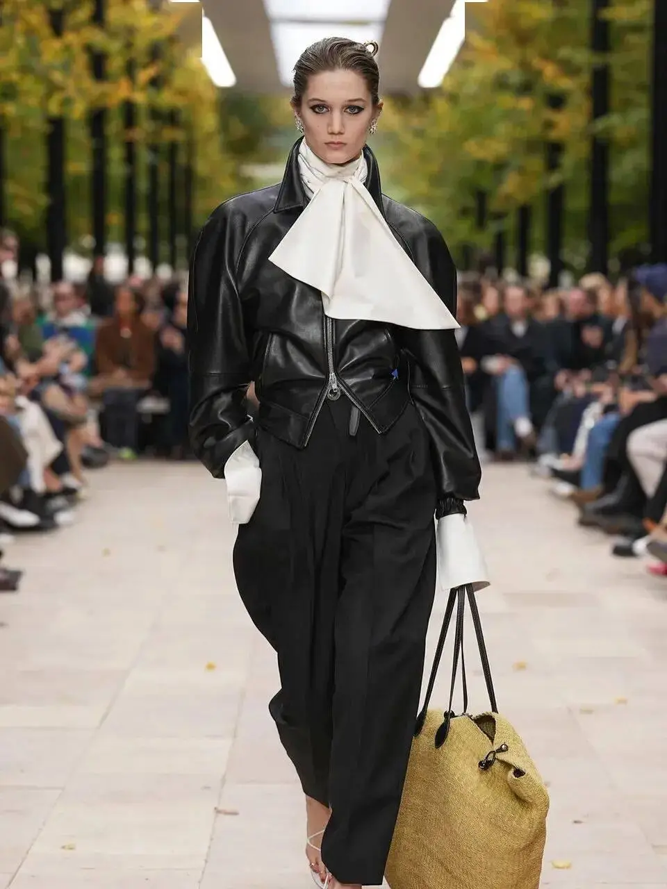 顶流:“高净值穿搭”是老钱风的全面升级！_顶流:“高净值穿搭”是老钱风的全面升级！_