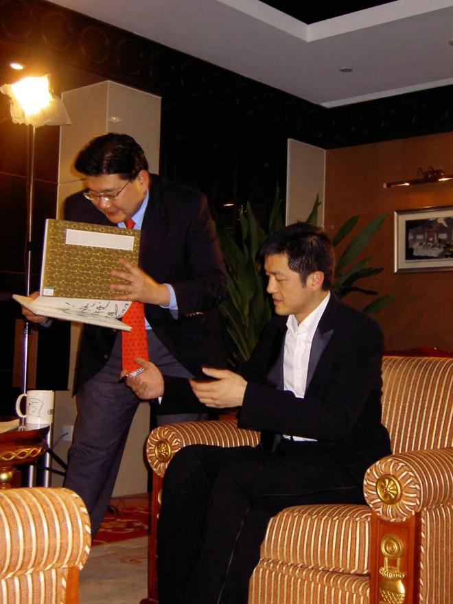 _曹可凡 | 李亚鹏：从裂缝处生出向上的勇气_曹可凡 | 李亚鹏：从裂缝处生出向上的勇气