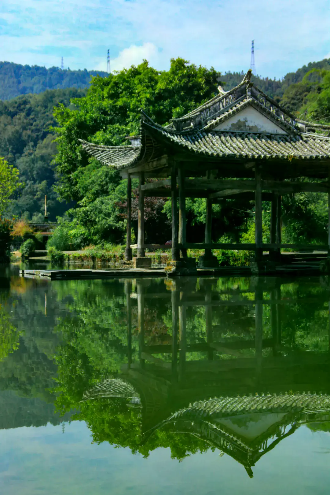 腾冲风物志丨和顺洗衣亭：一亭藏岁月，半河映深情__腾冲风物志丨和顺洗衣亭：一亭藏岁月，半河映深情