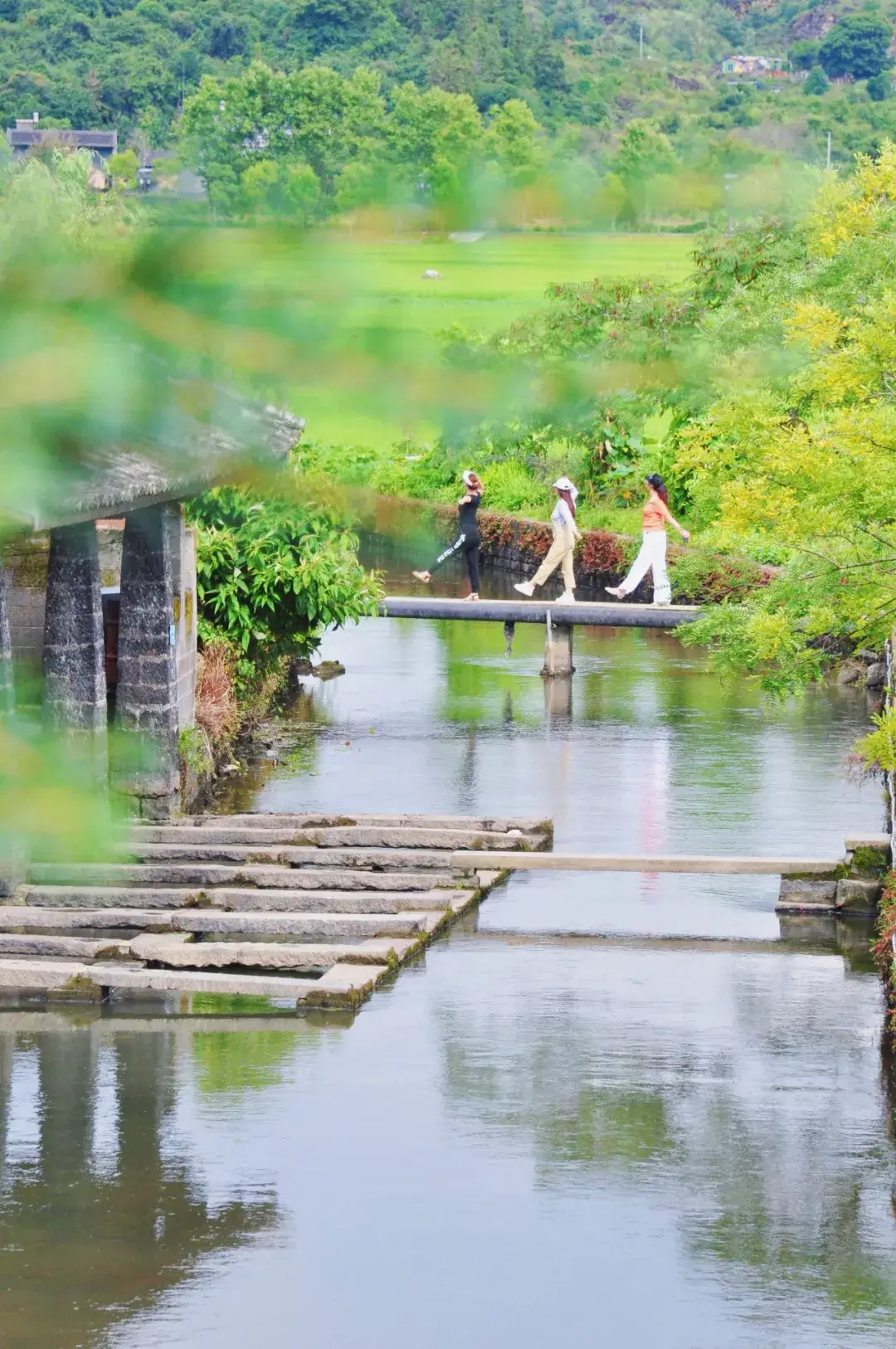 _腾冲风物志丨和顺洗衣亭：一亭藏岁月，半河映深情_腾冲风物志丨和顺洗衣亭：一亭藏岁月，半河映深情