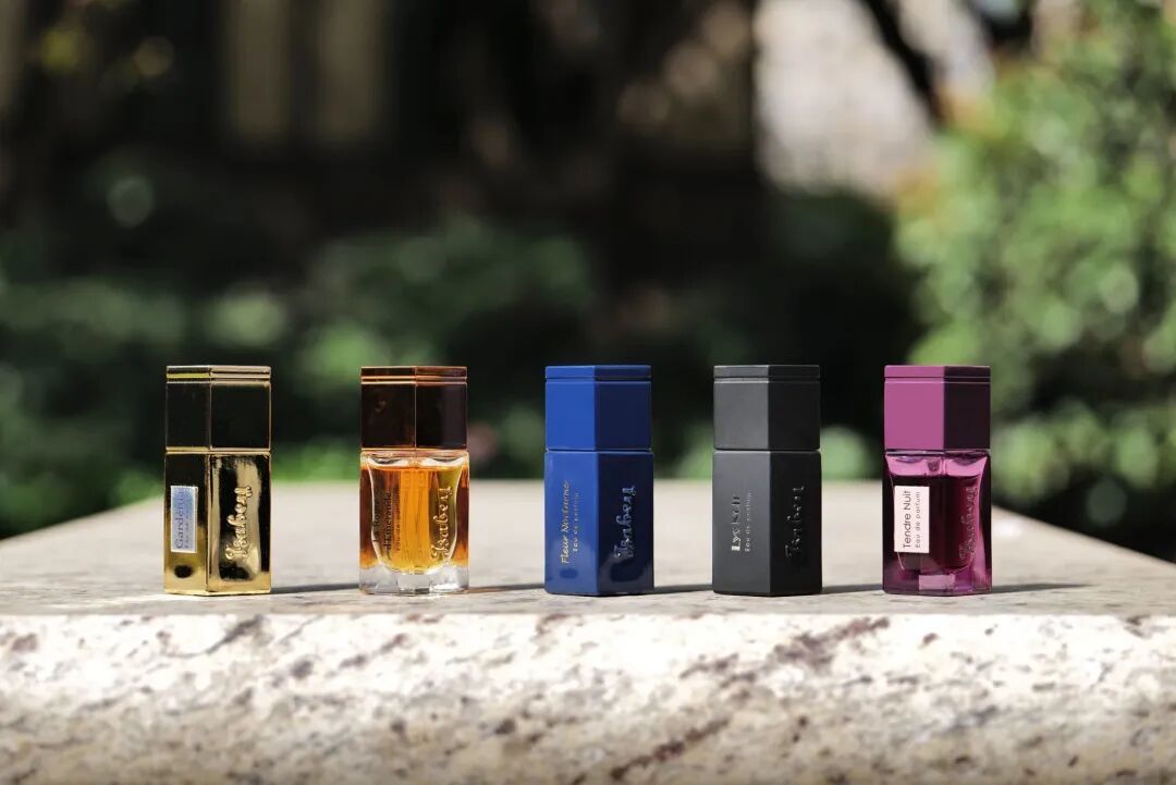 拽酷财阀千金，私底下喜欢的居然是这么幼稚的东西？_拽酷财阀千金，私底下喜欢的居然是这么幼稚的东西？_