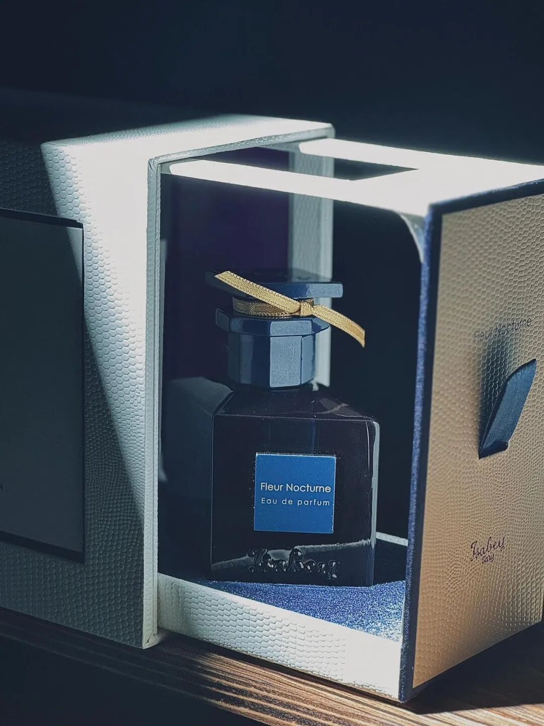 拽酷财阀千金，私底下喜欢的居然是这么幼稚的东西？_拽酷财阀千金，私底下喜欢的居然是这么幼稚的东西？_