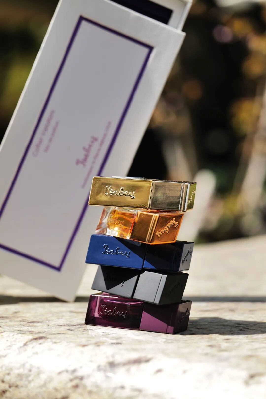 拽酷财阀千金，私底下喜欢的居然是这么幼稚的东西？__拽酷财阀千金，私底下喜欢的居然是这么幼稚的东西？