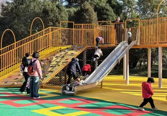 郑州大象旅游有限公司__巩义大象滑梯