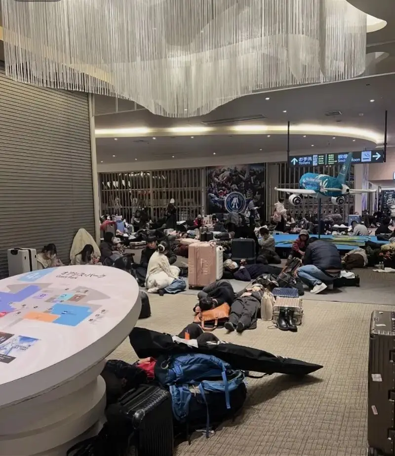 _机场停留过夜怎么安排_夜间经停几个小时机场提供住宿