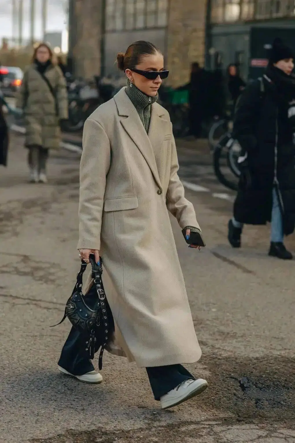 上班的穿搭_上班族穿衣风格是什么_