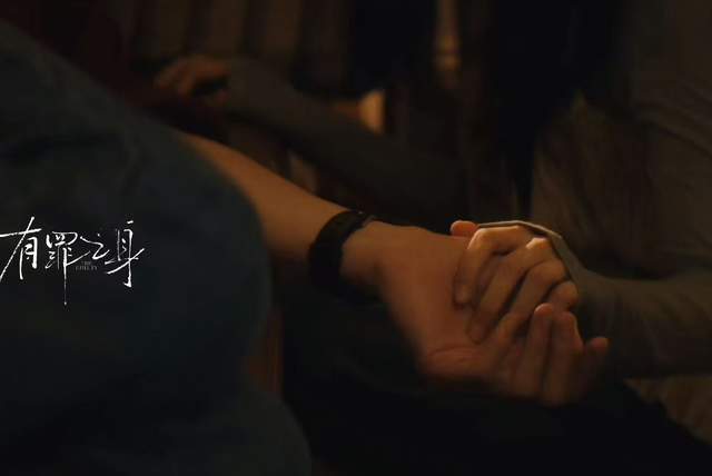 歼20服役引全球热议__这款奇葩的豆豆鞋引网友热议