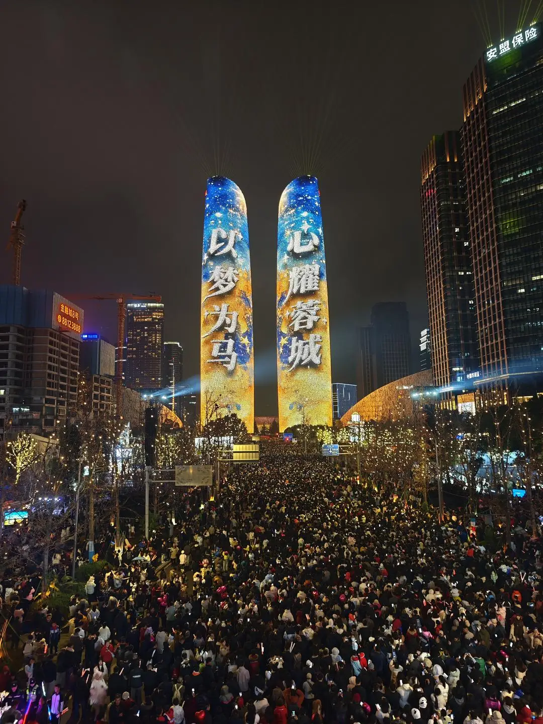 _锦绣成都这款烟多少钱一盒_锦绣成都烟多少钱一包好抽吗