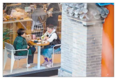 漫步走进咖啡屋的歌名叫什么_漫步餐厅_