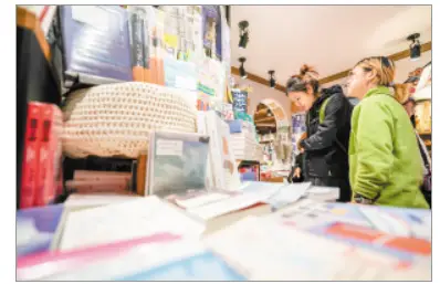 漫步走进咖啡屋的歌名叫什么__漫步餐厅