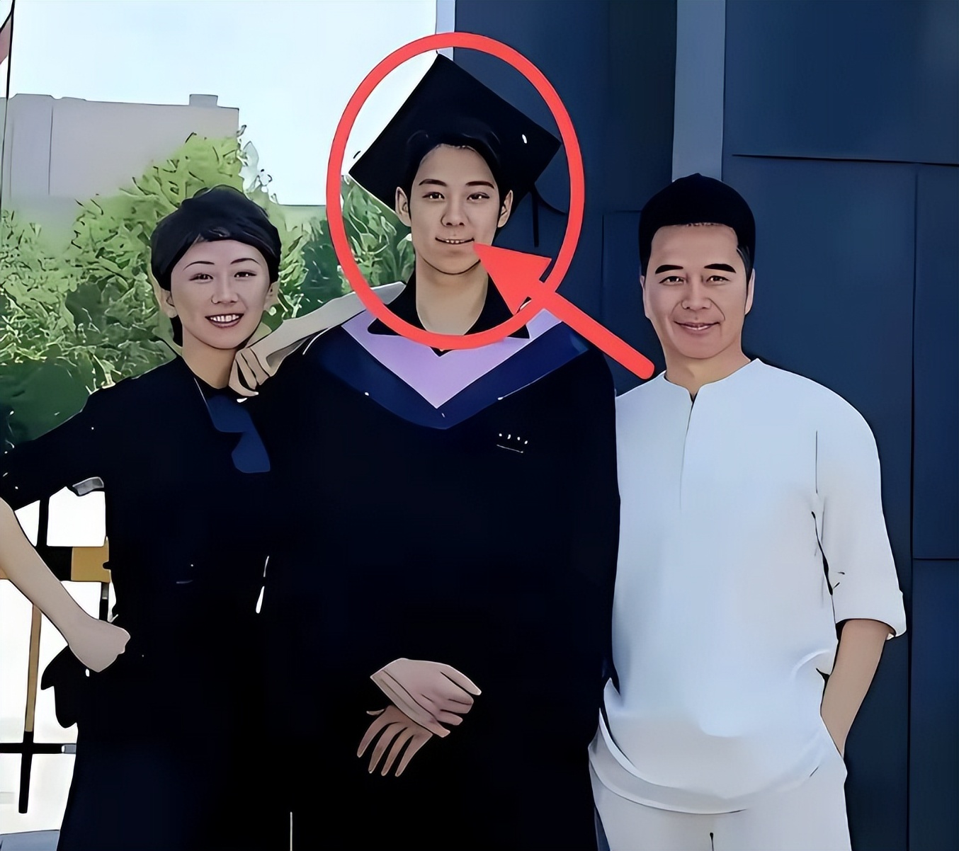 _何晴冥诞儿子发文感谢许亚军！称他与继母为给何晴治病，跑遍医院_何晴冥诞儿子发文感谢许亚军！称他与继母为给何晴治病，跑遍医院