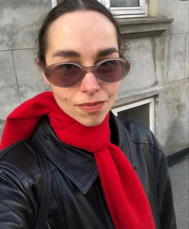 “过年红”就这么穿，真不俗！__“过年红”就这么穿，真不俗！