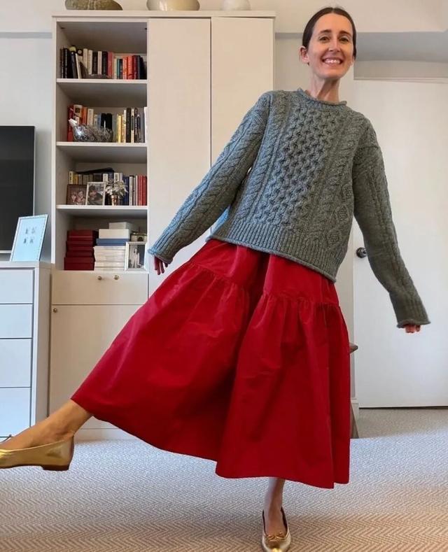 _“过年红”就这么穿，真不俗！_“过年红”就这么穿，真不俗！