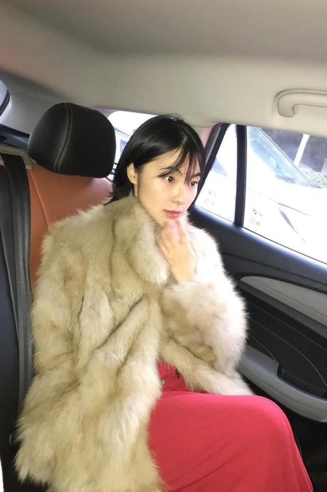 “过年红”就这么穿，真不俗！__“过年红”就这么穿，真不俗！