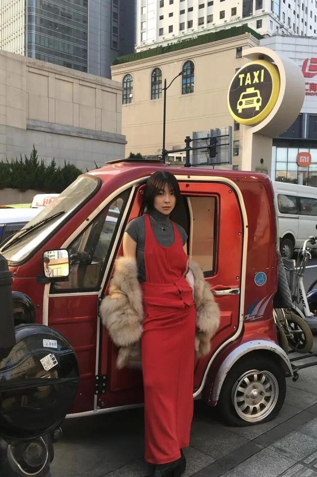 “过年红”就这么穿，真不俗！_“过年红”就这么穿，真不俗！_