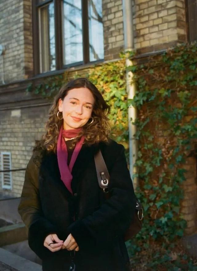 _“过年红”就这么穿，真不俗！_“过年红”就这么穿，真不俗！