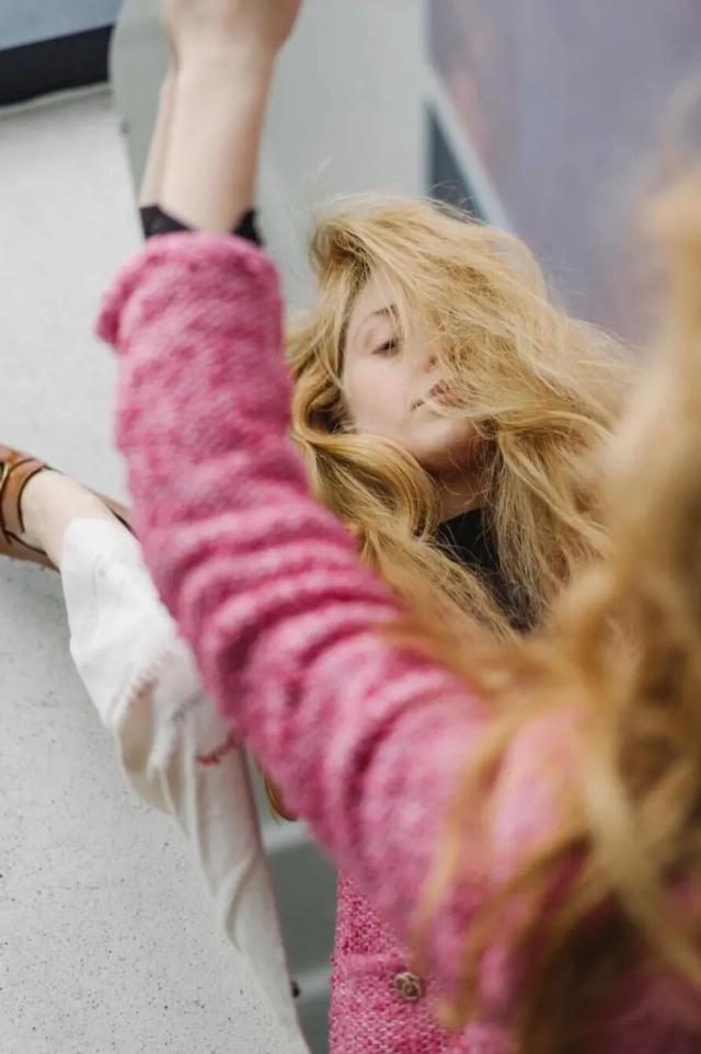 _“过年红”就这么穿，真不俗！_“过年红”就这么穿，真不俗！