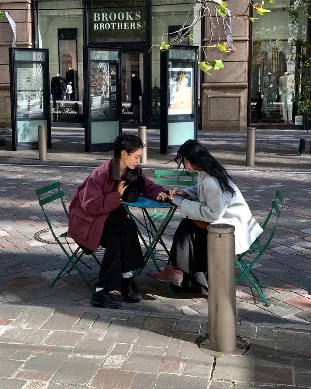 _“过年红”就这么穿，真不俗！_“过年红”就这么穿，真不俗！