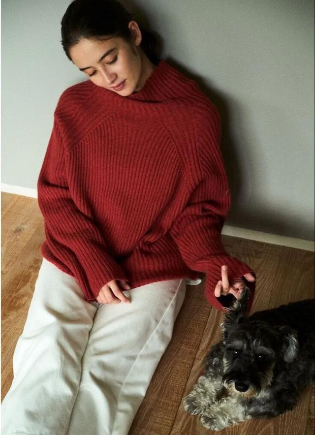 “过年红”就这么穿，真不俗！__“过年红”就这么穿，真不俗！