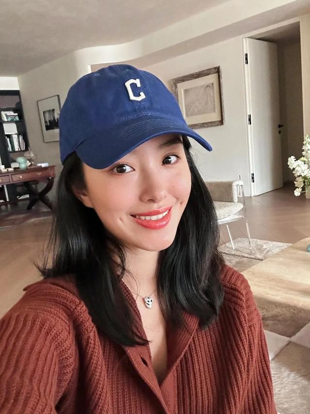 “过年红”就这么穿，真不俗！_“过年红”就这么穿，真不俗！_