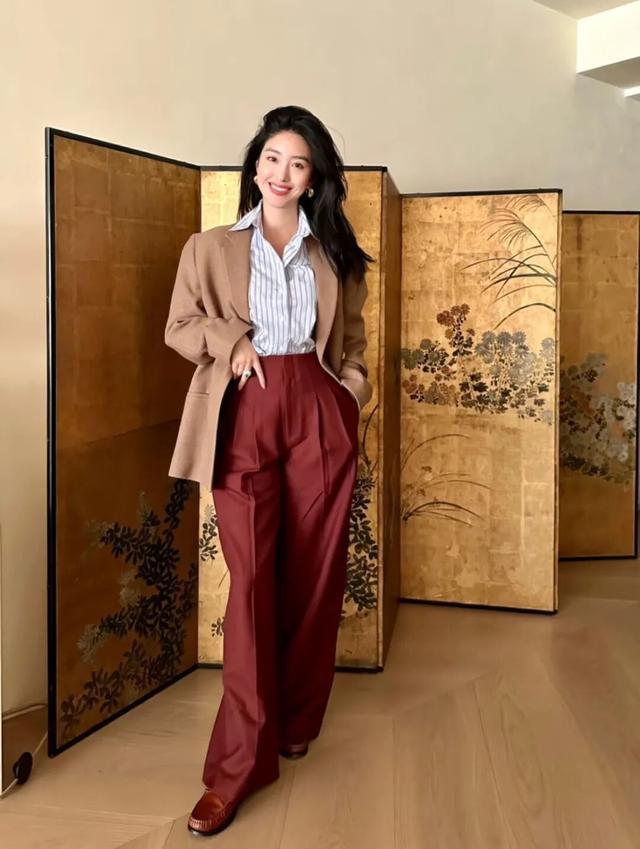 _“过年红”就这么穿，真不俗！_“过年红”就这么穿，真不俗！