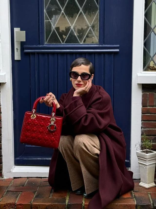 “过年红”就这么穿，真不俗！_“过年红”就这么穿，真不俗！_