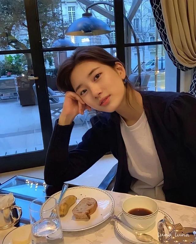 “过年红”就这么穿，真不俗！__“过年红”就这么穿，真不俗！