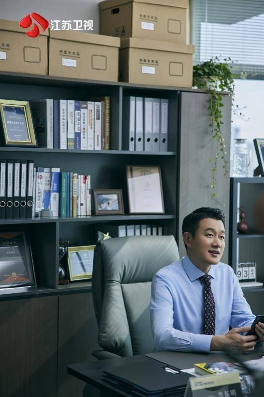 《夜色正浓》开播 江疏影佟大为携手“过情关”_《夜色正浓》开播 江疏影佟大为携手“过情关”_