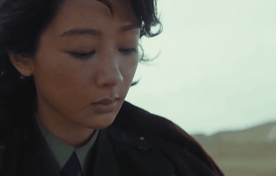 _涂脸的粉是什么粉_满脸斑的女星