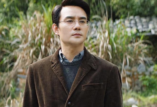 _涂脸的粉是什么粉_满脸斑的女星