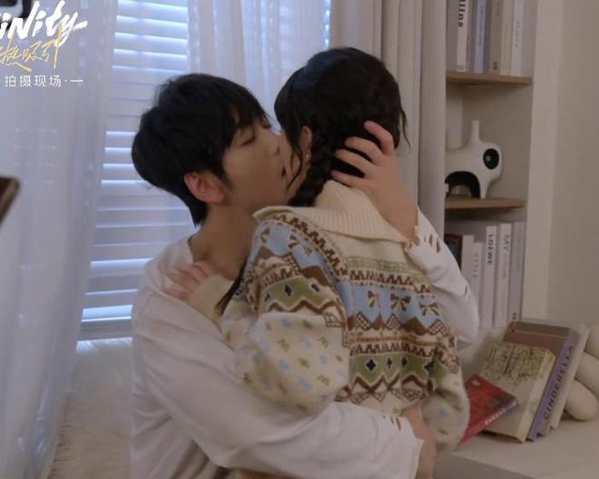 短剧《炽热吸引》爆火，女主方瑾彻底出圈，终于懂演技的含金量了_短剧《炽热吸引》爆火，女主方瑾彻底出圈，终于懂演技的含金量了_