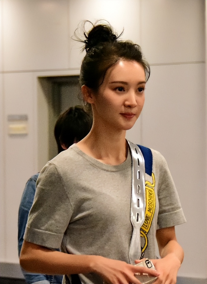 _彻底凉了？肇事逃逸让助理顶包后 金晨又被扒出黑料 吴京当年没说谎_彻底凉了？肇事逃逸让助理顶包后 金晨又被扒出黑料 吴京当年没说谎