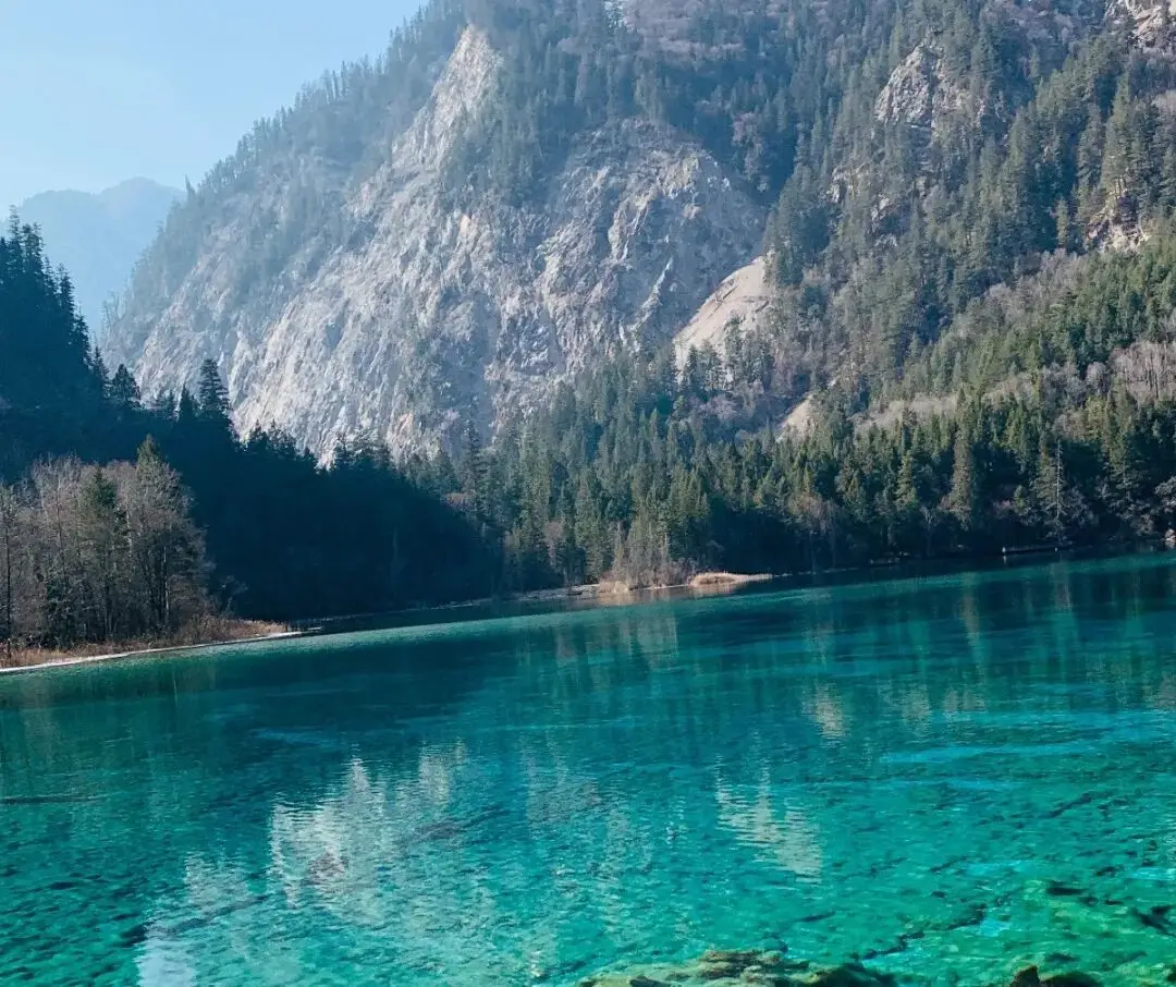 _九寨沟风止雪停天地静，彩水潺潺漾生机_九寨沟风止雪停天地静，彩水潺潺漾生机