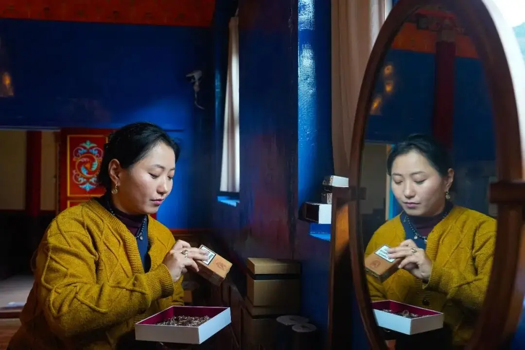 卓玛归来——雀儿山下，一个“守艺”女孩的“翻身仗”_卓玛归来——雀儿山下，一个“守艺”女孩的“翻身仗”_