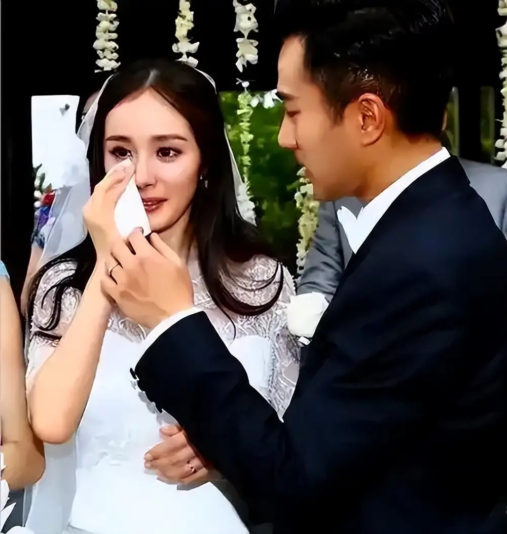 杨幂接受采访谈刘恺威__杨幂承认耽误刘恺威