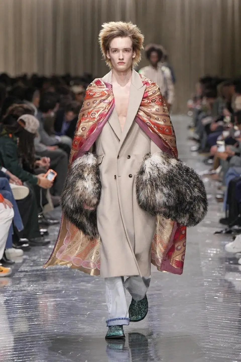 _周迅三天没吃淀粉，蔡依林貌似没穿鞋，法国前第一夫人穿黑丝秀美腿_周迅三天没吃淀粉，蔡依林貌似没穿鞋，法国前第一夫人穿黑丝秀美腿