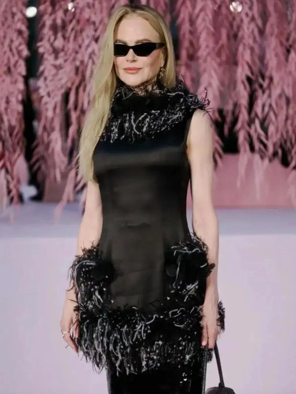 周迅三天没吃淀粉，蔡依林貌似没穿鞋，法国前第一夫人穿黑丝秀美腿__周迅三天没吃淀粉，蔡依林貌似没穿鞋，法国前第一夫人穿黑丝秀美腿