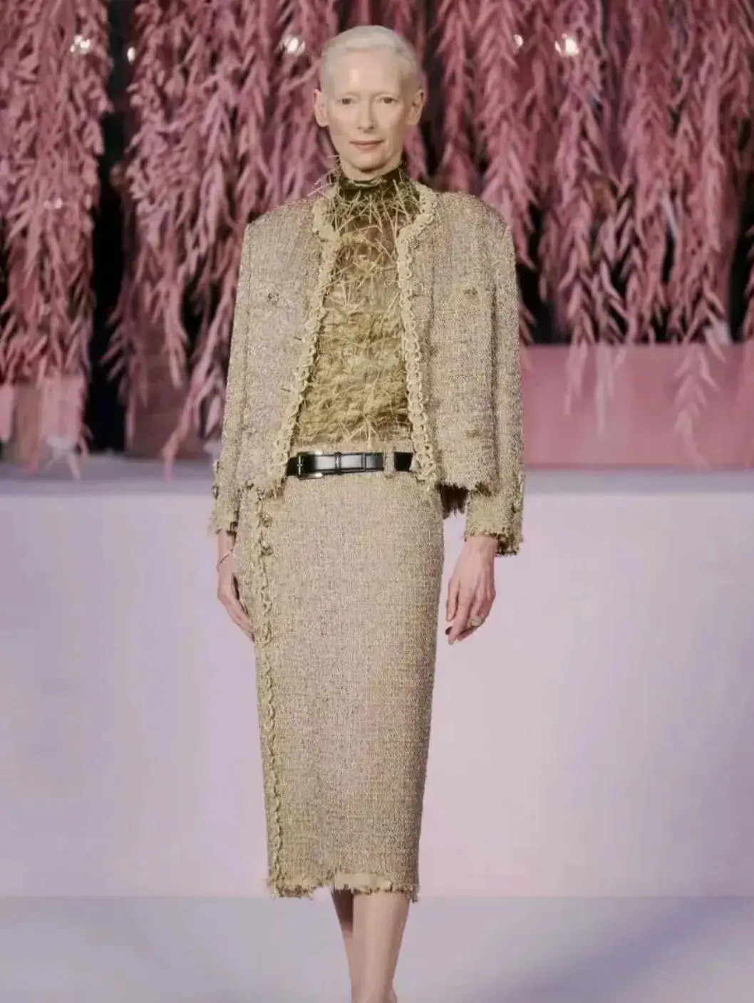 周迅三天没吃淀粉，蔡依林貌似没穿鞋，法国前第一夫人穿黑丝秀美腿_周迅三天没吃淀粉，蔡依林貌似没穿鞋，法国前第一夫人穿黑丝秀美腿_