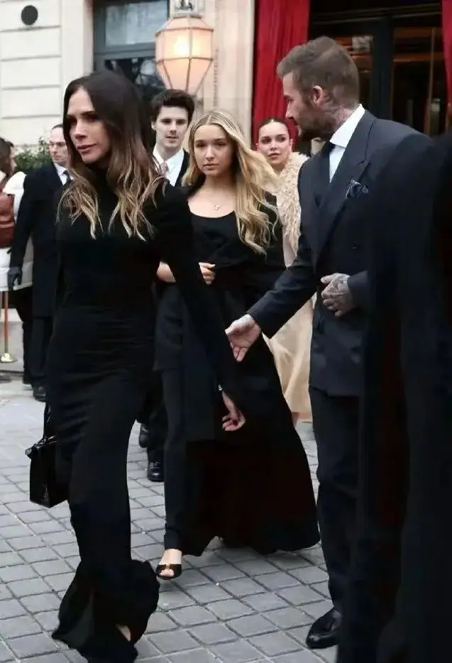 _周迅三天没吃淀粉，蔡依林貌似没穿鞋，法国前第一夫人穿黑丝秀美腿_周迅三天没吃淀粉，蔡依林貌似没穿鞋，法国前第一夫人穿黑丝秀美腿