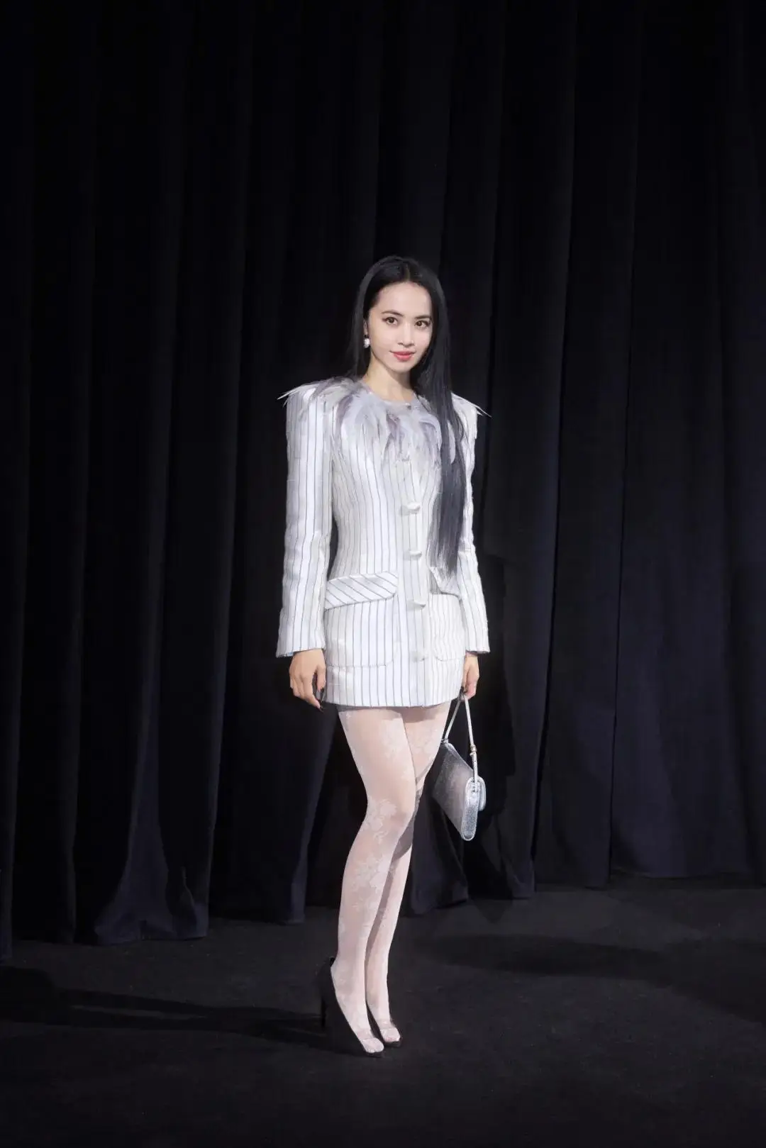 周迅三天没吃淀粉，蔡依林貌似没穿鞋，法国前第一夫人穿黑丝秀美腿_周迅三天没吃淀粉，蔡依林貌似没穿鞋，法国前第一夫人穿黑丝秀美腿_