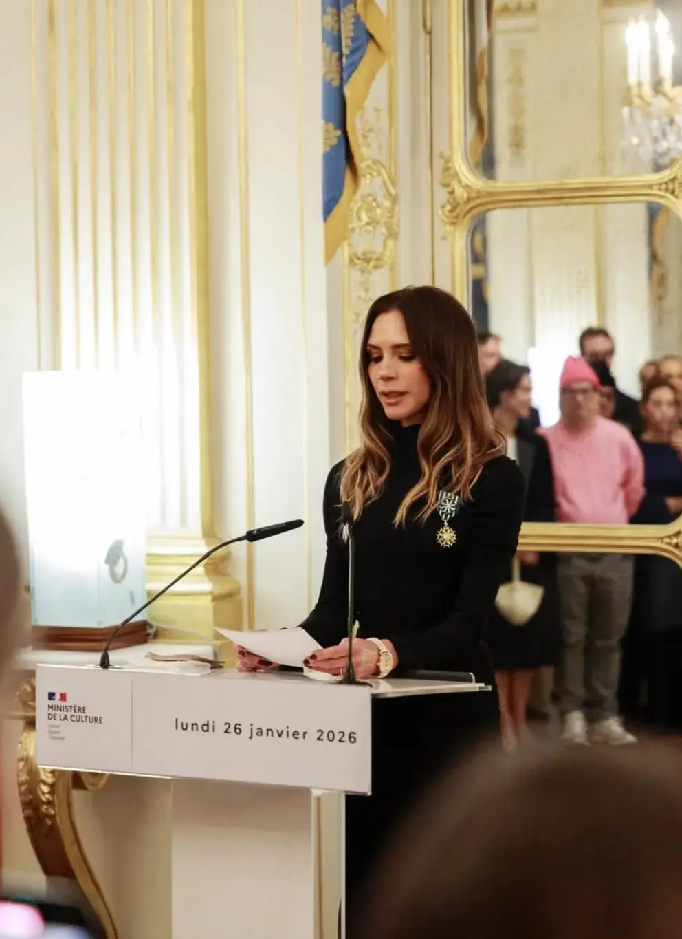 周迅三天没吃淀粉，蔡依林貌似没穿鞋，法国前第一夫人穿黑丝秀美腿_周迅三天没吃淀粉，蔡依林貌似没穿鞋，法国前第一夫人穿黑丝秀美腿_