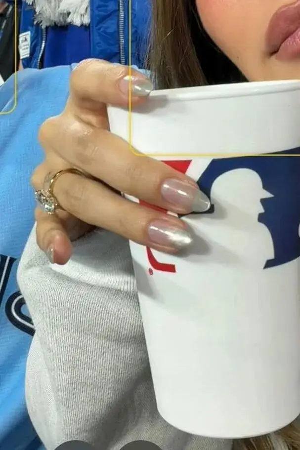 美甲师视频_美甲师傅_