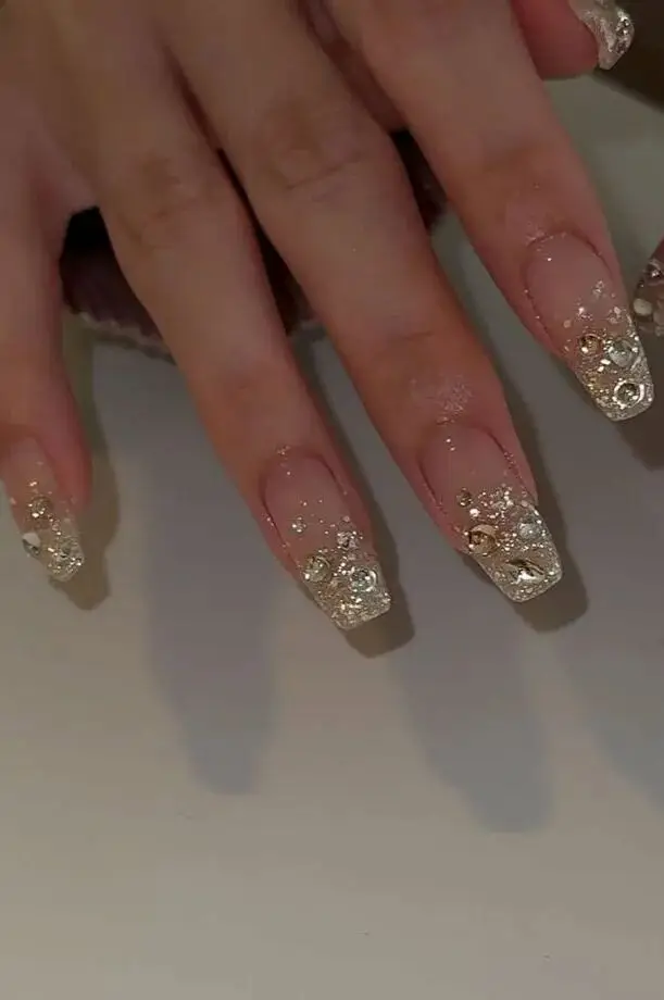 美甲师傅_美甲师视频_