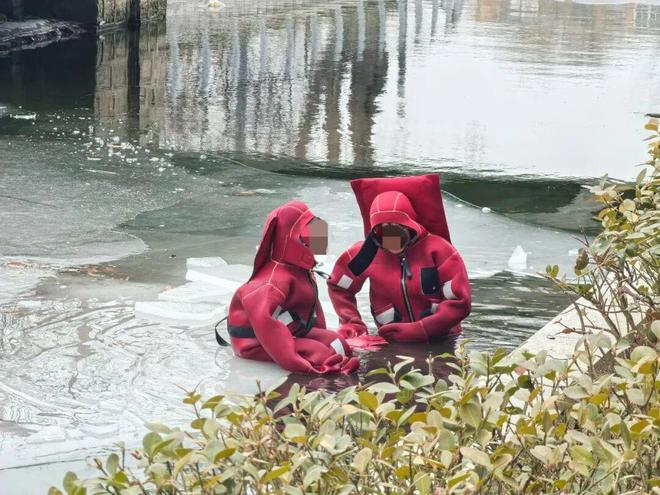 北京也有“北欧同款”冰浮?小心,很危险!__北京也有“北欧同款”冰浮?小心,很危险!