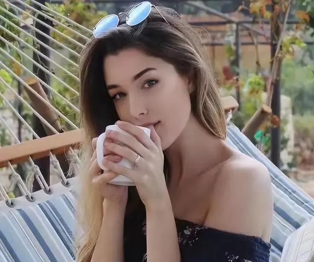 西方的美女打一个字__西方公认的美女